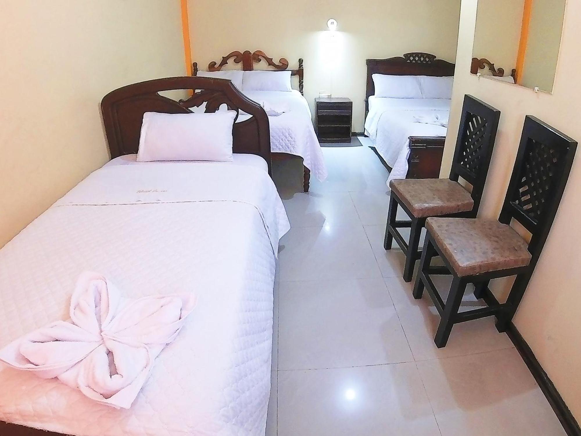 Hostal Anais بانيوس المظهر الخارجي الصورة