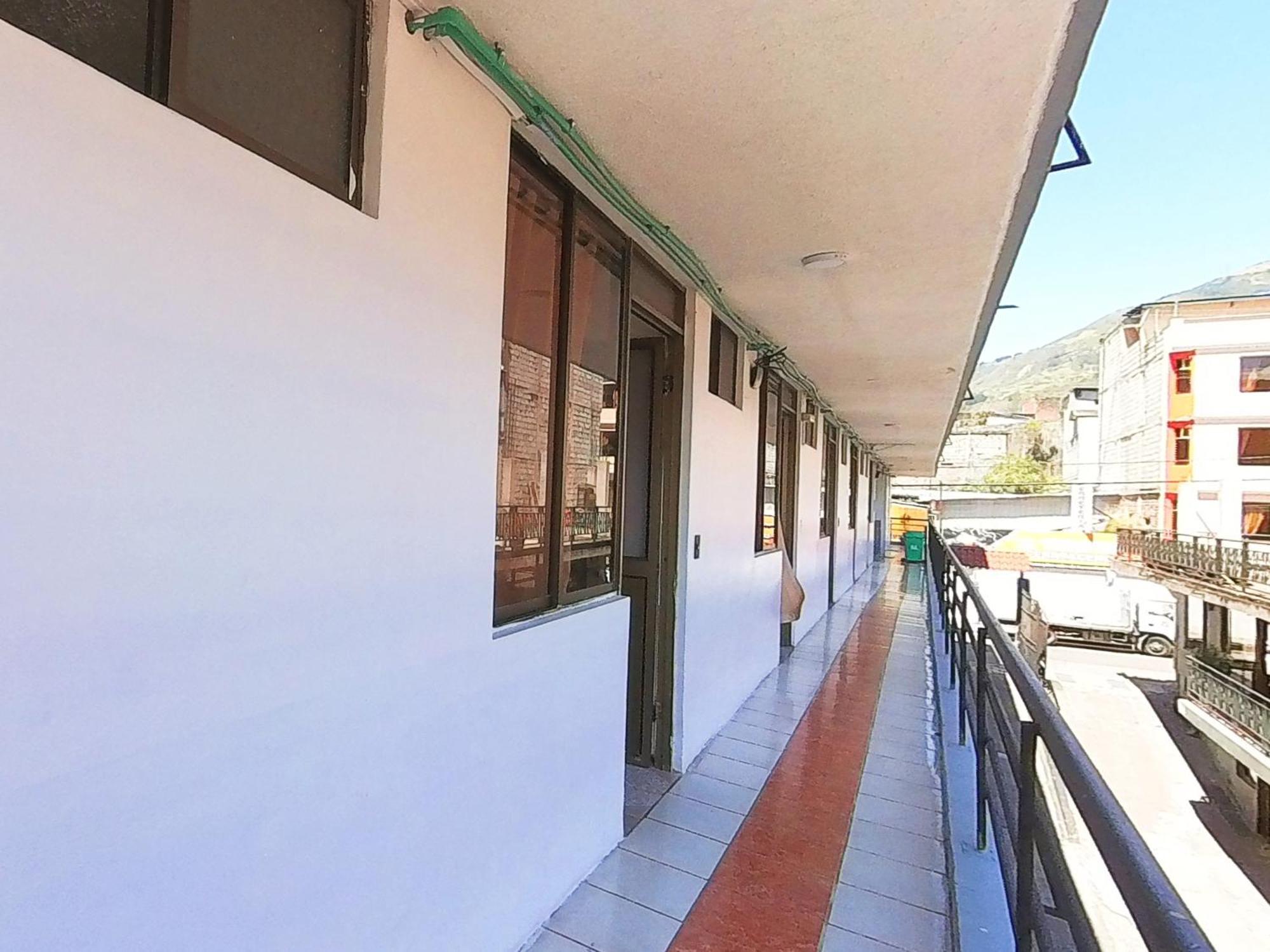 Hostal Anais بانيوس المظهر الخارجي الصورة