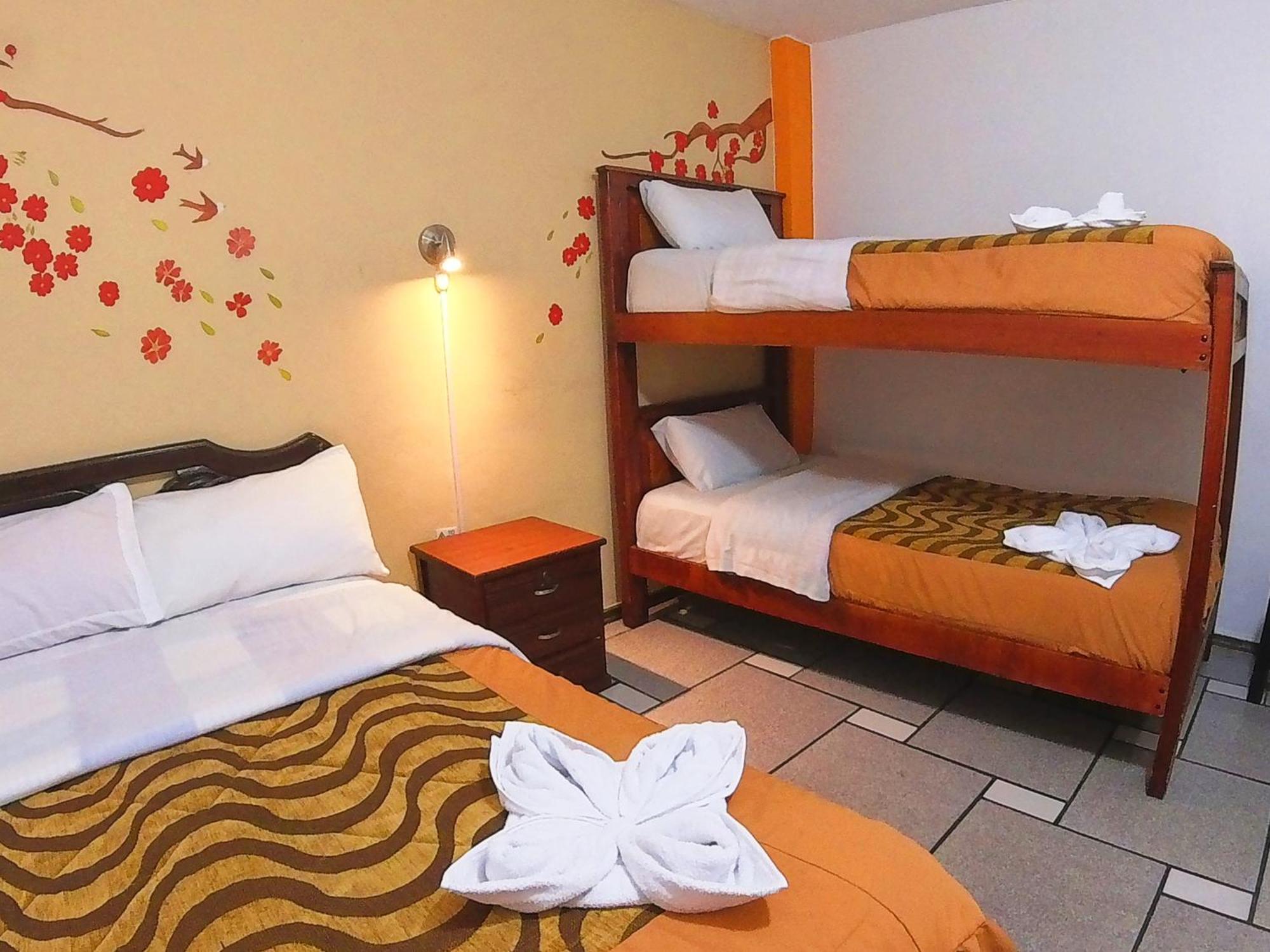 Hostal Anais بانيوس المظهر الخارجي الصورة