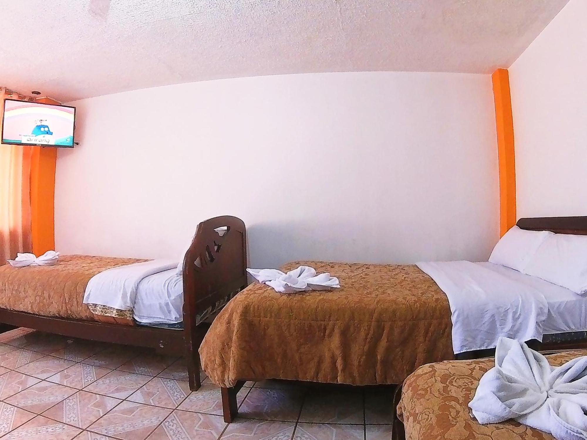 Hostal Anais بانيوس المظهر الخارجي الصورة
