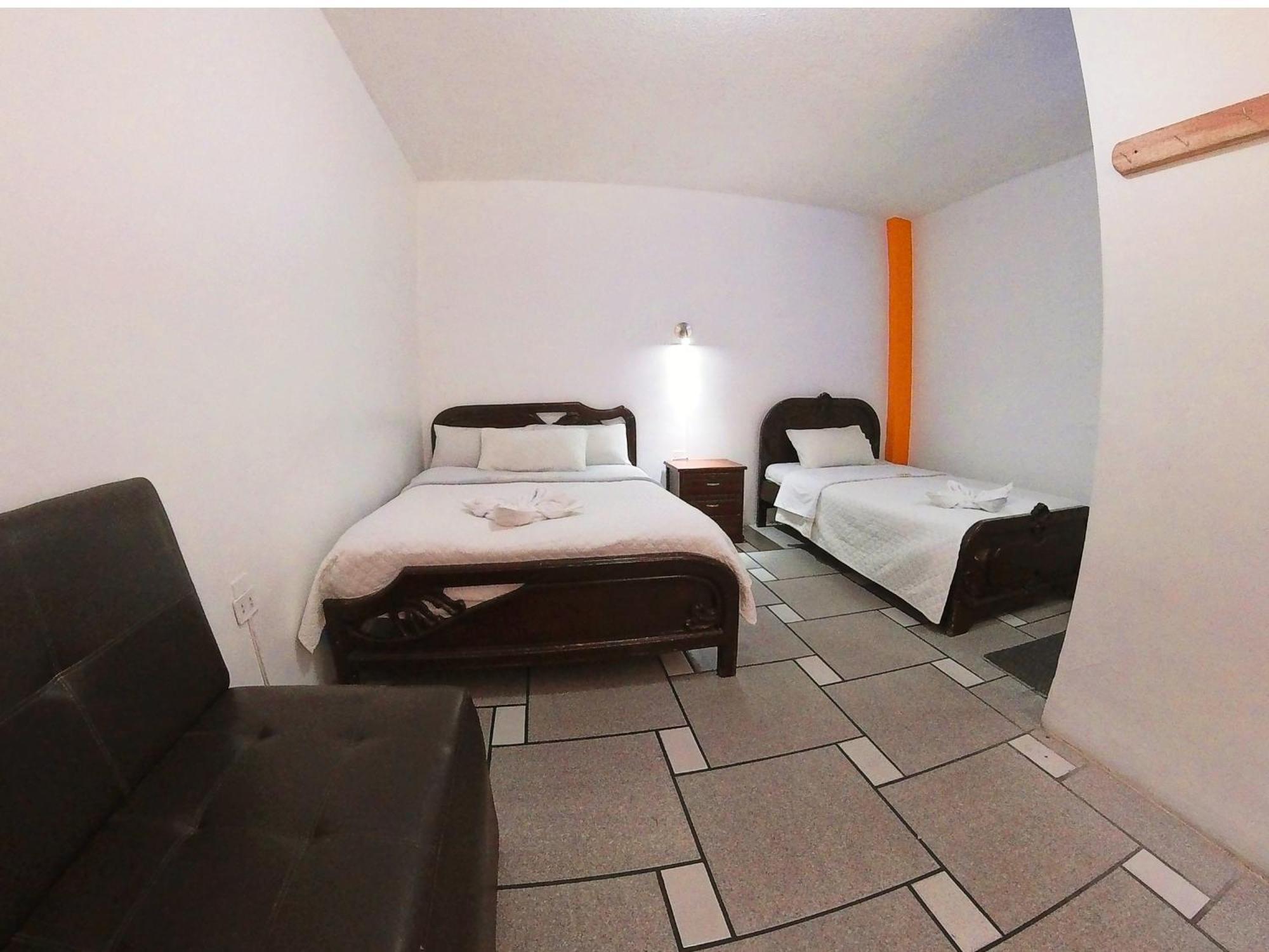 Hostal Anais بانيوس المظهر الخارجي الصورة